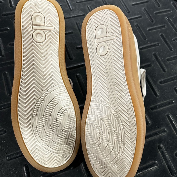 ALO Recovery Mode Limited Edition Clay Unisex Shoes - Picture 14 of 14